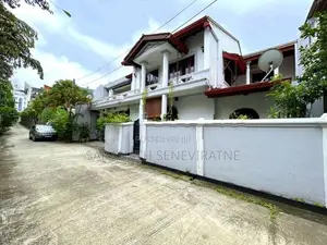 Luxury House For Sale in Off Dutugamunu Mw Kohuwala Colombo 6