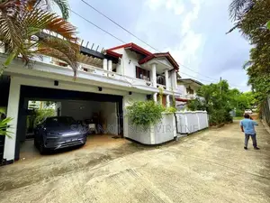 Luxury House For Sale in Off Dutugamunu Mw Kohuwala Colombo 6