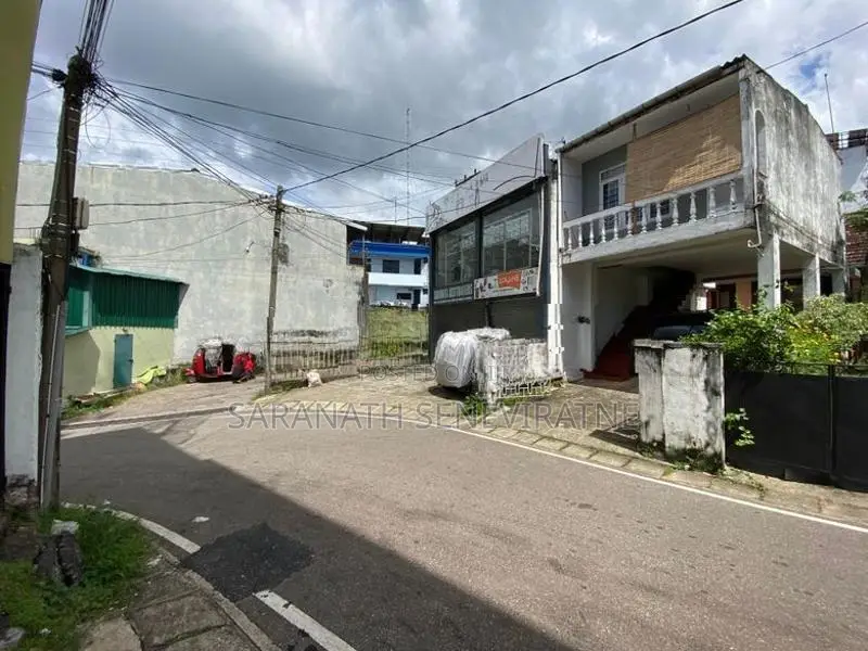 Commercial Valued Old House - 3 units With Annex Nugegoda Junction