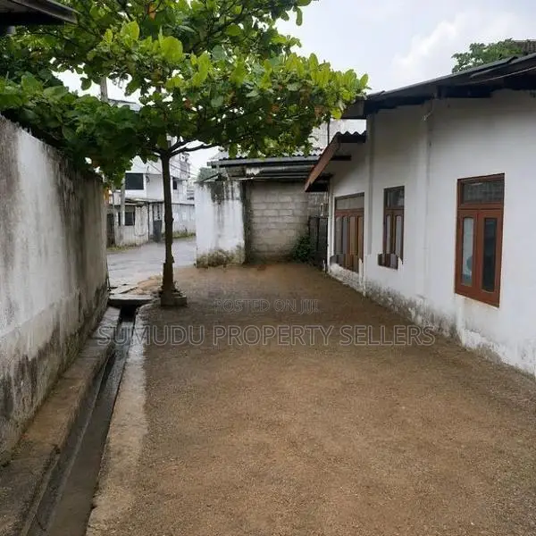 Commercial Land for Sale in Rajagiriya – Ideal Store & Warehouse