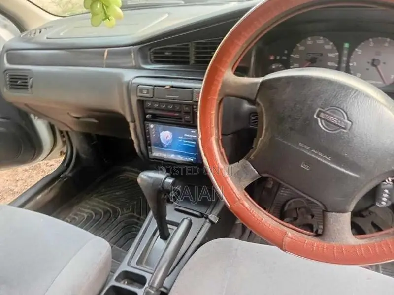 Nissan Bluebird 1998
