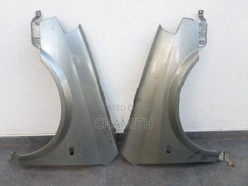 Nissan Tiida Fenders