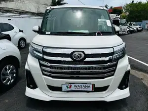 Toyota Roomy GT Custom Highest 2014