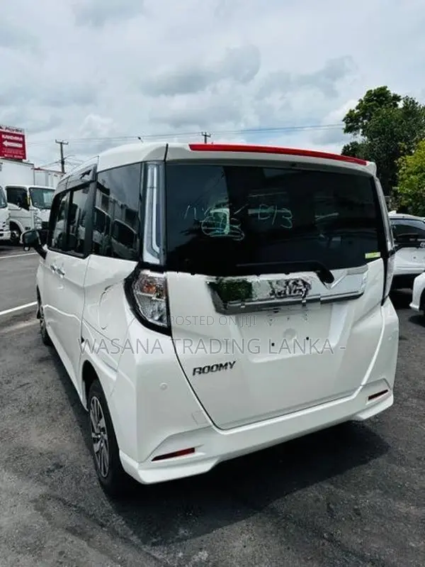 Toyota Roomy GT Custom Highest 2014