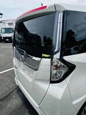 Toyota Roomy GT Custom Highest 2014