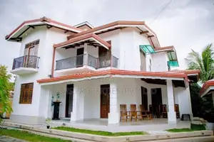 House For Sale / 6 BR /25 Per Nilpanagoda