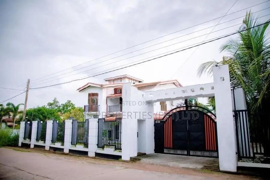House For Sale / 6 BR /25 Per Nilpanagoda