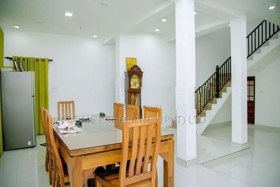 House For Sale / 6 BR /25 Per Nilpanagoda