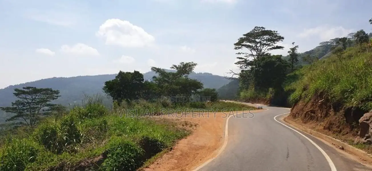 Road Facing Flat Land for Sale in Hanthana