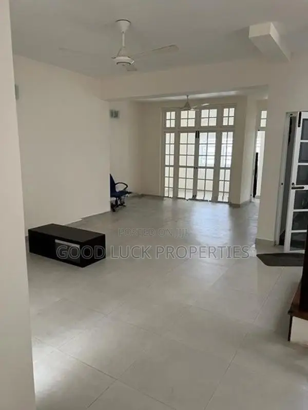 Modern House For Sale In Dehiwala (SA4250)