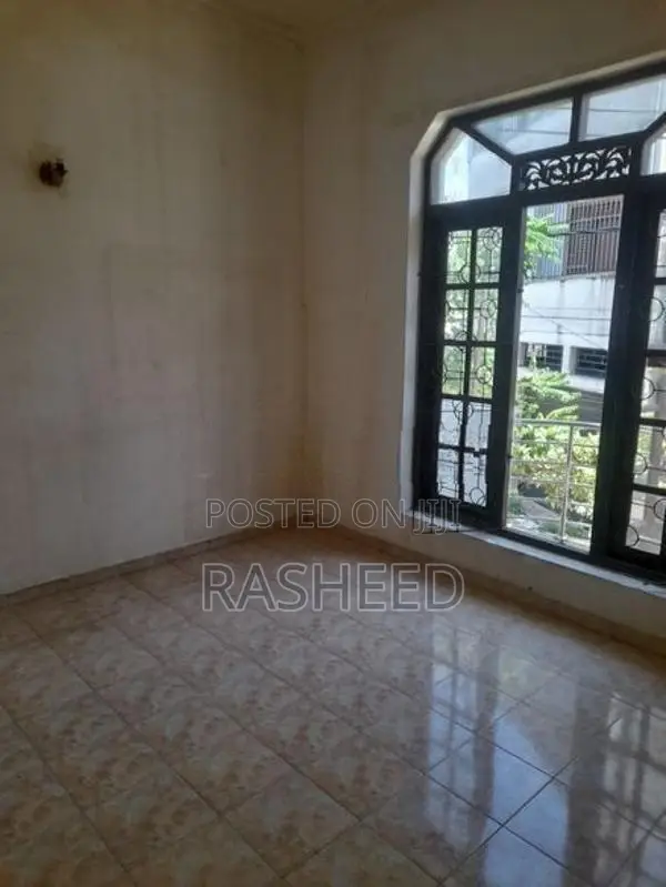 1st floor 3bedroom house for rent in Kalubowila