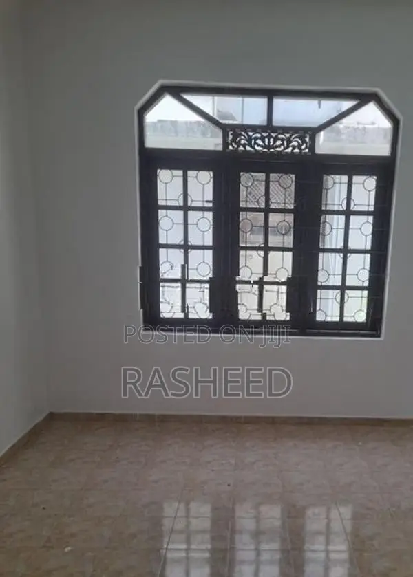 1st floor 3bedroom house for rent in Kalubowila