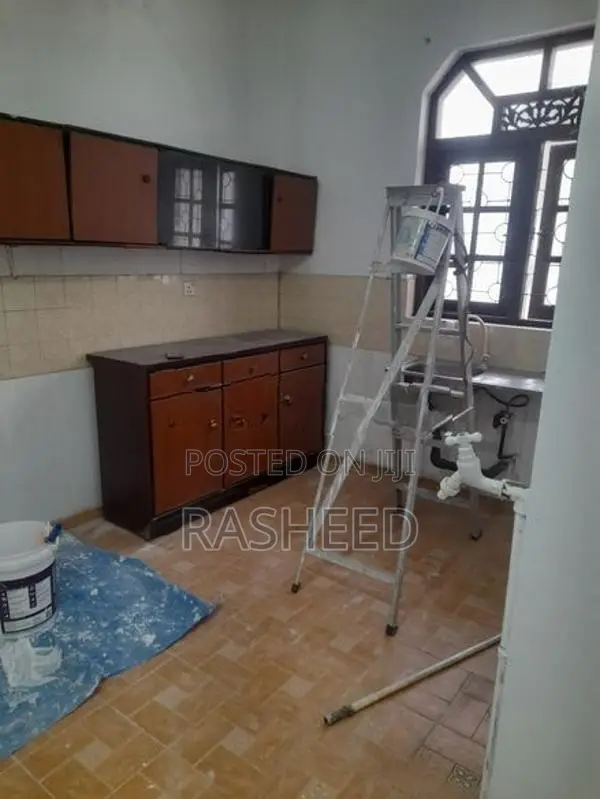 1st floor 3bedroom house for rent in Kalubowila