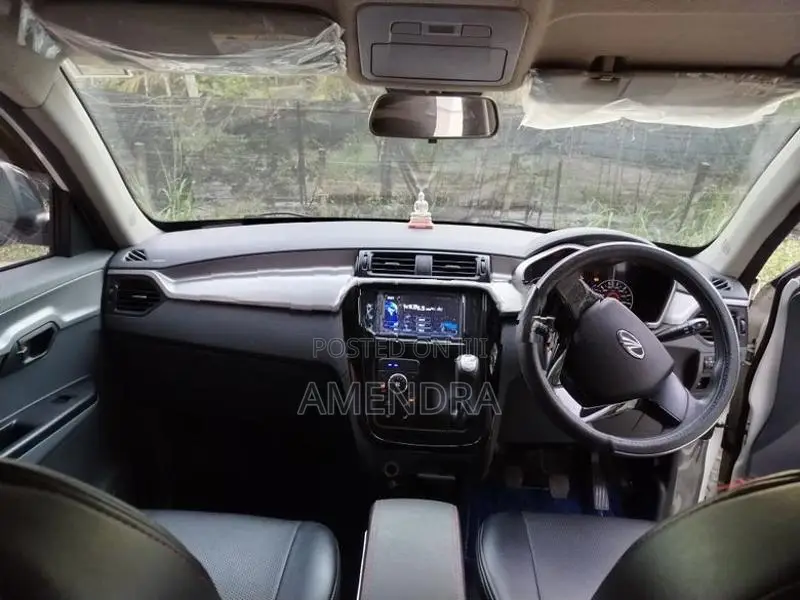 Mahindra KUV 100 2020