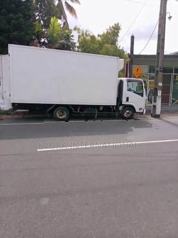 Isuzu Elf 2014