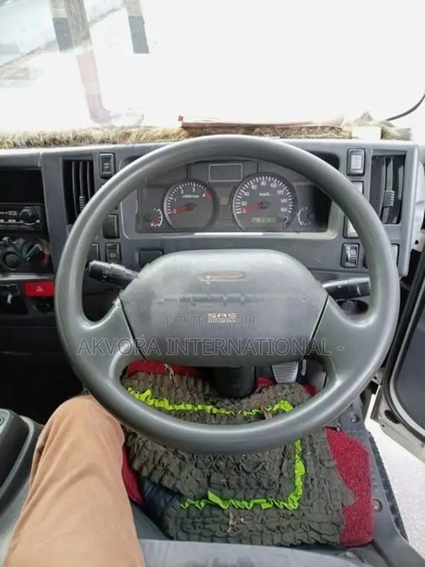Isuzu Elf 2014