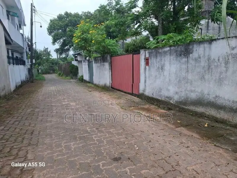 Land for Sale in Pahalawela Road