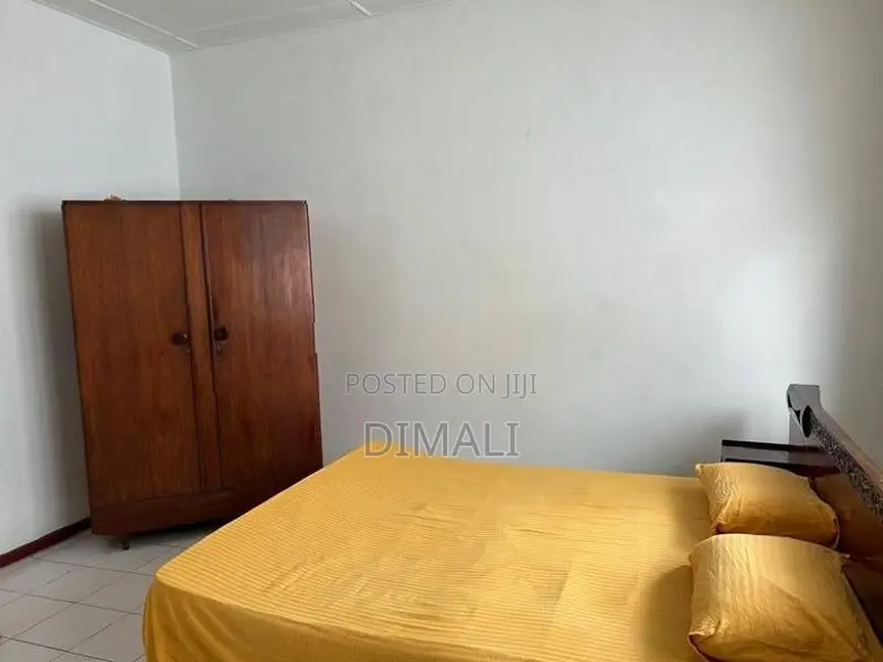 Upstairs Room for Rent – Koswatte