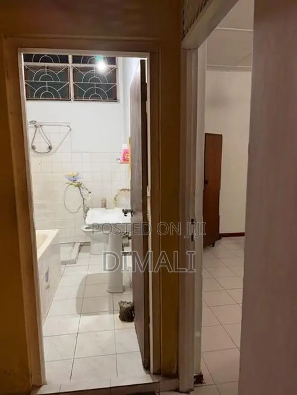 Upstairs Room for Rent – Koswatte