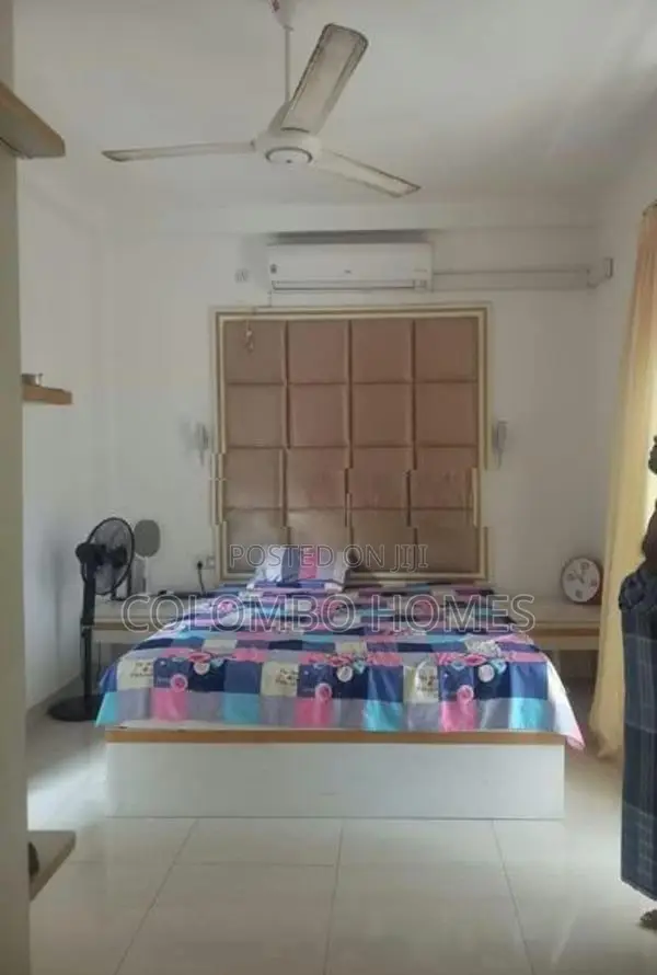 6 Bed Rooms House for Sale - Dehiwala