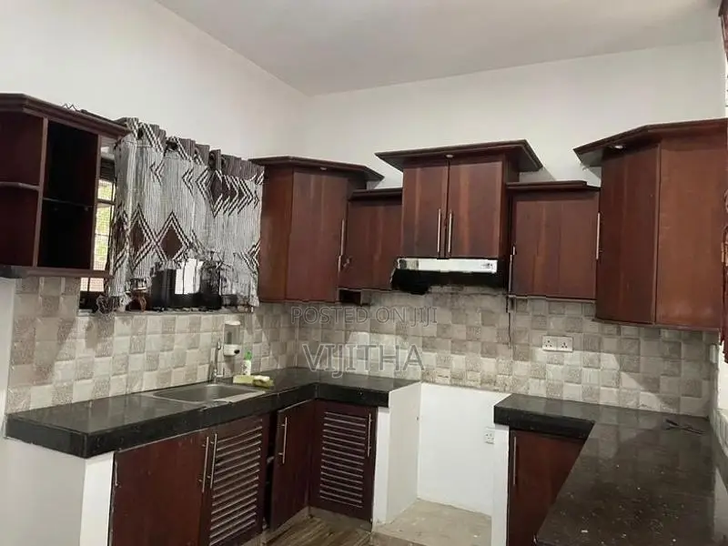Two Storey House for Rent Akuraygoda Road