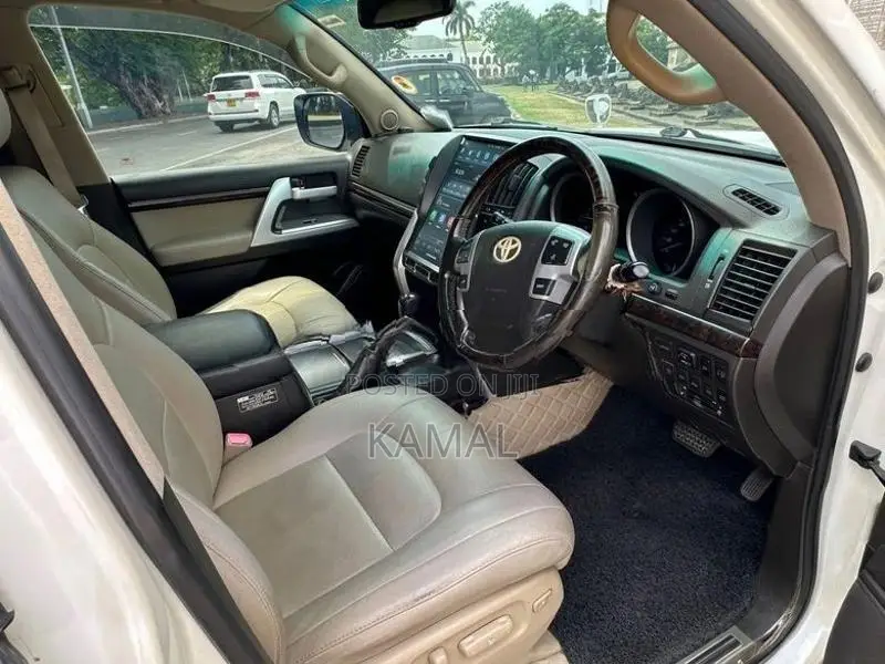 Toyota Land Cruiser Premium 2009