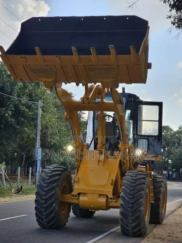 Komatsu WA300-1 Loader