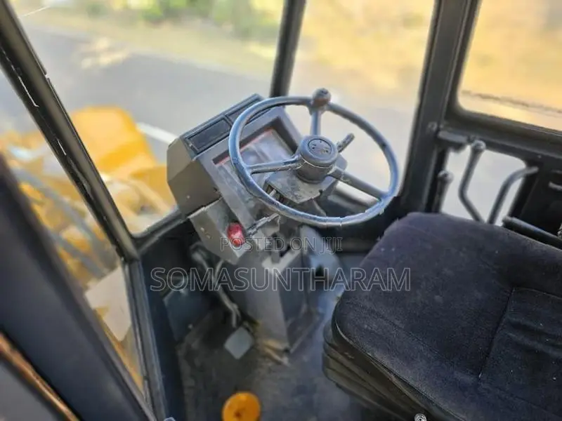 Komatsu WA300-1 Loader