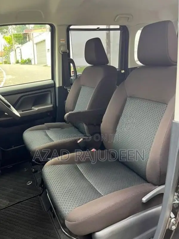 Toyota Roomy G Turbo 2wd 2023