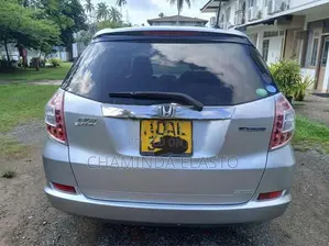 Honda Fit Shuttle 2014