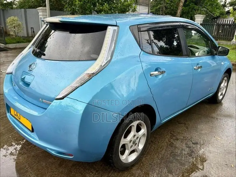 Nissan Leaf ZE0 UK 2013