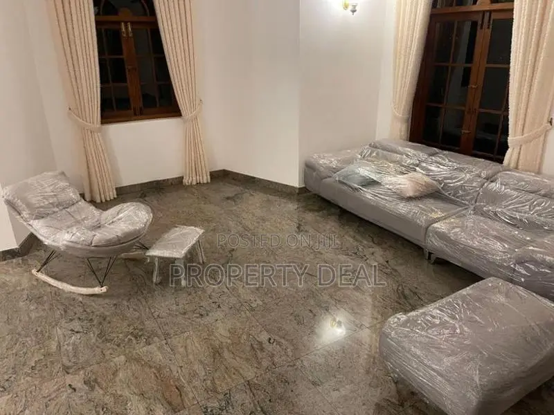 Luxury House For Rent In Colombo 5 - PDH192