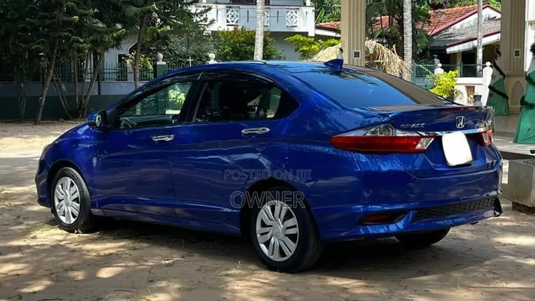 Honda Grace 2018