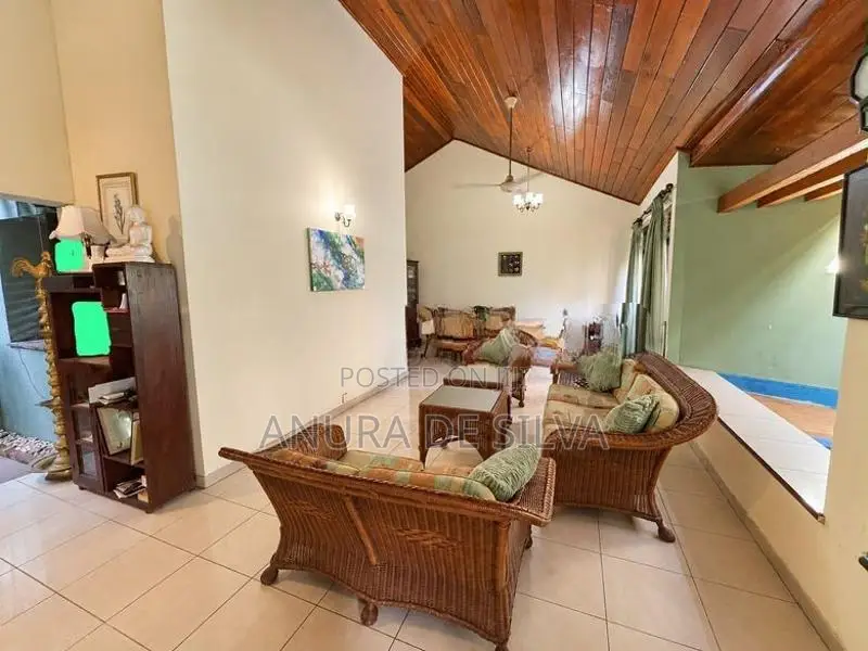 5 Bedroom Family Home for sale in Nawala