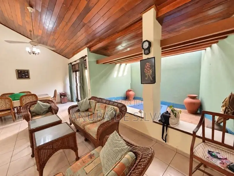 5 Bedroom Family Home for sale in Nawala