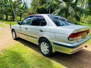 Nissan Sunny 2001