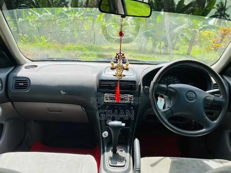 Nissan Sunny 2001