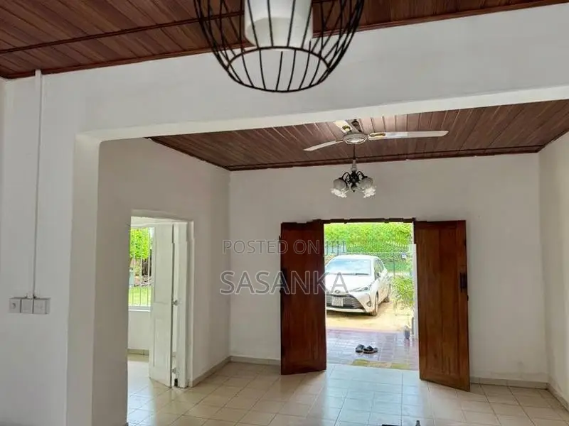 DEHIWALA WAIDIYA ROAD LUXURY HOUSE FOR SALE