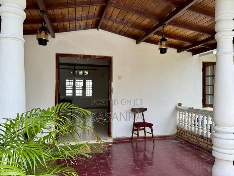 DEHIWALA WAIDIYA ROAD LUXURY HOUSE FOR SALE
