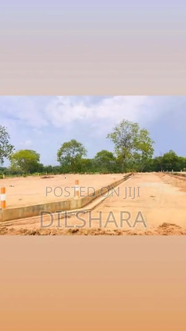 දික්වැල්ල මාතර බස් පාරෙන් ඉඩමක්