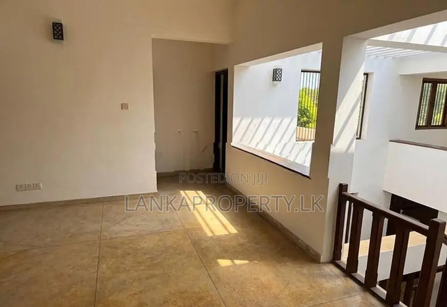 House for Sale in Athurugiriya