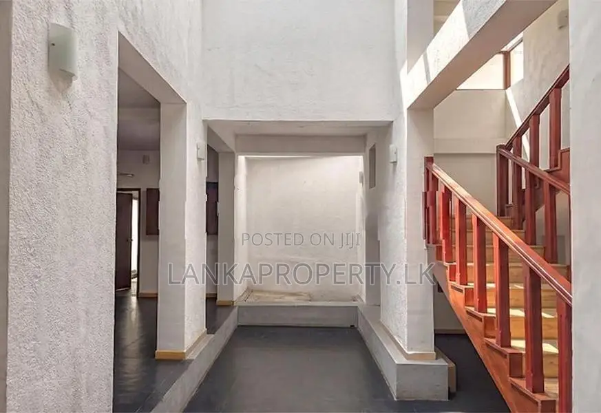House for Sale in Athurugiriya
