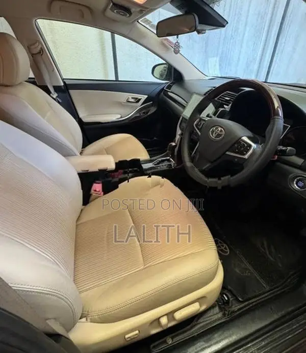 Toyota Premio 2017