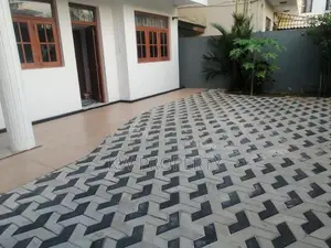 Separate upstairs house for rent in ratmalana