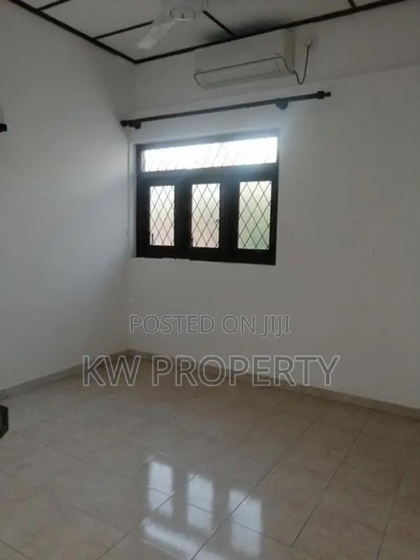 Separate upstairs house for rent in ratmalana
