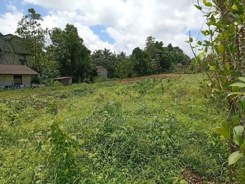 Land For Sale in Kahathuduwa