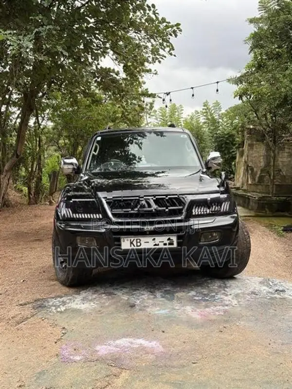 Mitsubishi Montero 2001