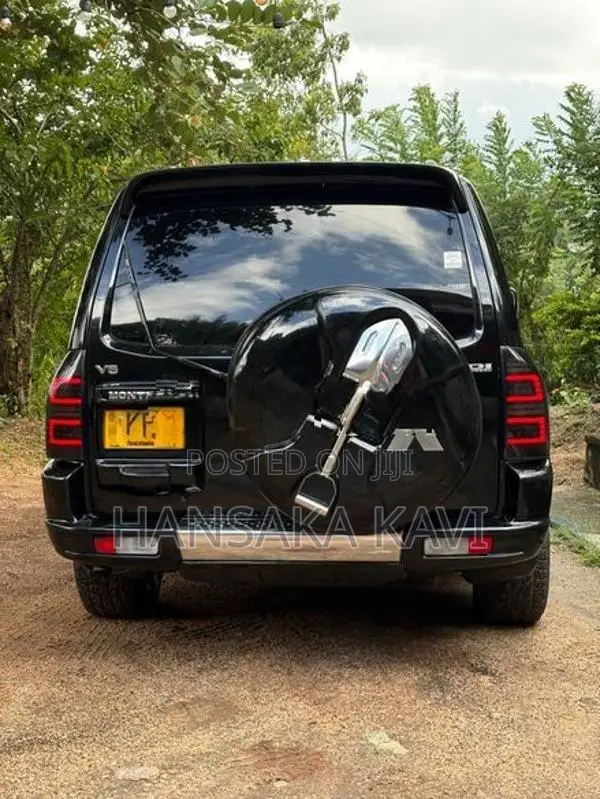 Mitsubishi Montero 2001
