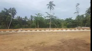 Matara , Thalalla Valuable Land for Sale Near the Beach