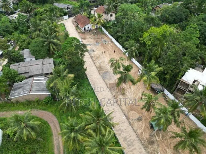 සුන්දර වෙල්යායකට මුහුණලා වටිනා ඉඩමක් විකිණීමට අතුරුගිරිය